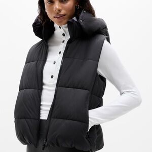 NWOT Athleta Stratus Puffer Hooded Vest - Black